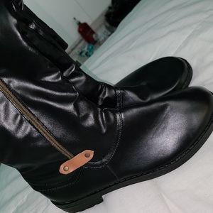 Size 39 Black Leather Boot